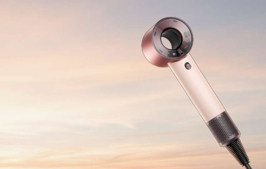 Dyson Supersonic™ Travel Gucunden Odun Vermeden Yuzde 32 Daha Kucuk Yuzde 25 Daha Hafif