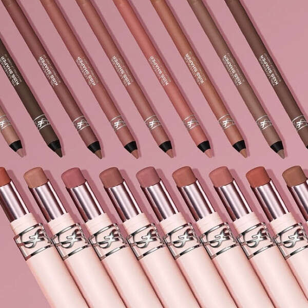 Home 40 YSL Beauty Lovenude Kiss Shaper ve Lip Blusher’ı tanıtıyor