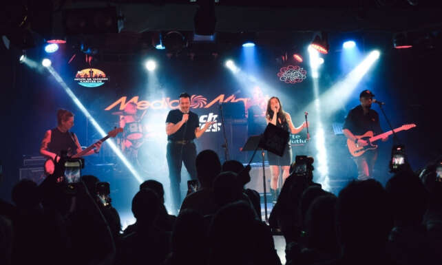 MediaMarktin muzik grubu Tech Carese Juri Ozel Odulu