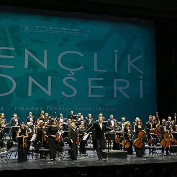 Siemens Türkiye, 170. Yılını AKM Sahnesinde Sanatla Kutladı