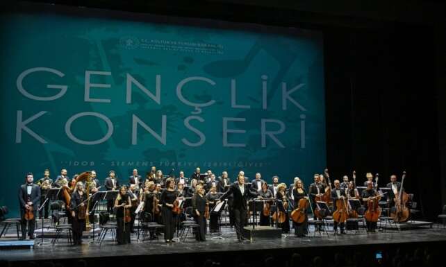Siemens Turkiye 170. Yilini AKM Sahnesinde Sanatla Kutladi