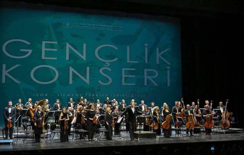 Siemens Turkiye 170. Yilini AKM Sahnesinde Sanatla Kutladi