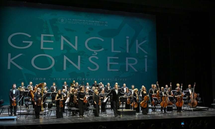 Siemens Turkiye 170. Yilini AKM Sahnesinde Sanatla Kutladi