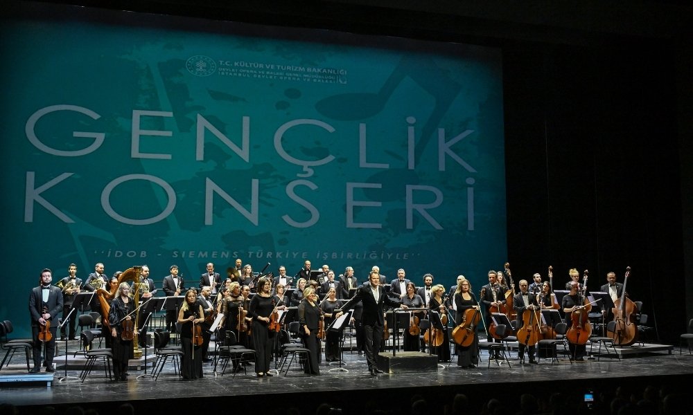 Siemens Turkiye 170. Yilini AKM Sahnesinde Sanatla Kutladi