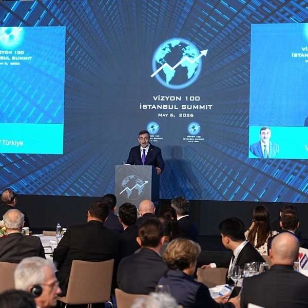 Vizyon 100 İstanbul Summit, küresel ekonominin geleceğine aralandı