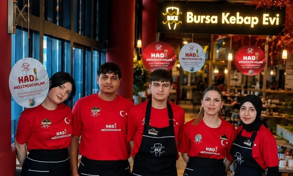 Bursa Kebap Evi Millî Takım Ruhunu Restoranlarına Taşıdı 1 Bursa Kebap Evi Milli Takim Ruhunu Restoranlarina Tasidi 2