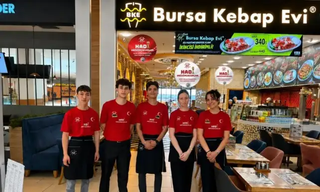 Bursa Kebap Evi Milli Takim Ruhunu Restoranlarina Tasidi