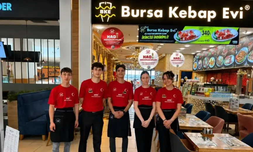 Bursa Kebap Evi Milli Takim Ruhunu Restoranlarina Tasidi