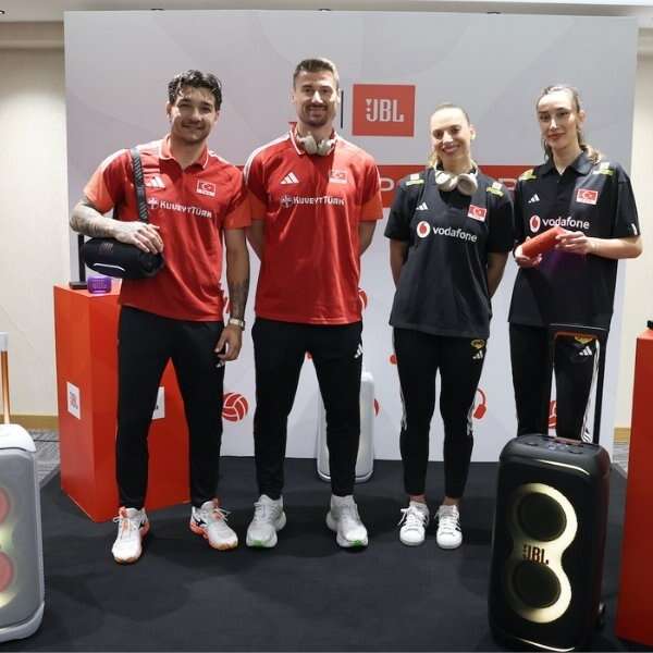 Dünyanın lider ses teknolojileri markası JBL Türkiye, türk voleybolunun yanında