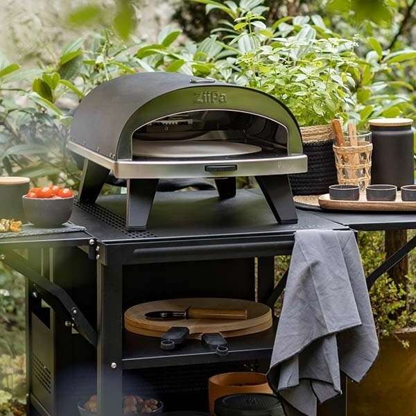 Enplus bahçede barbekü keyfini taçlandırıyor