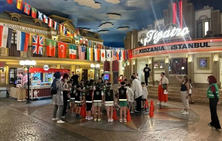 KidZania Istanbul futbolun coskusunu sehre tasiyor