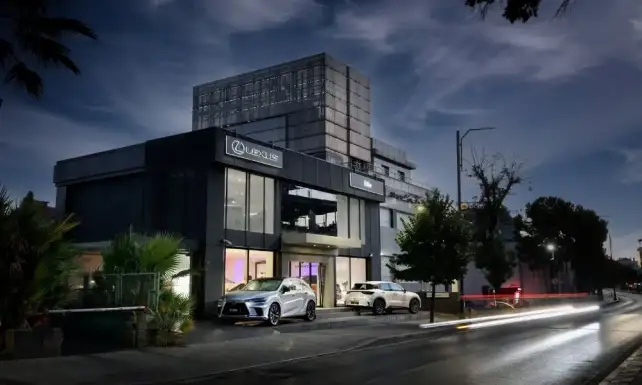 Lexusun Istanbuldaki yeni adresi Etiler Showroomu acildi