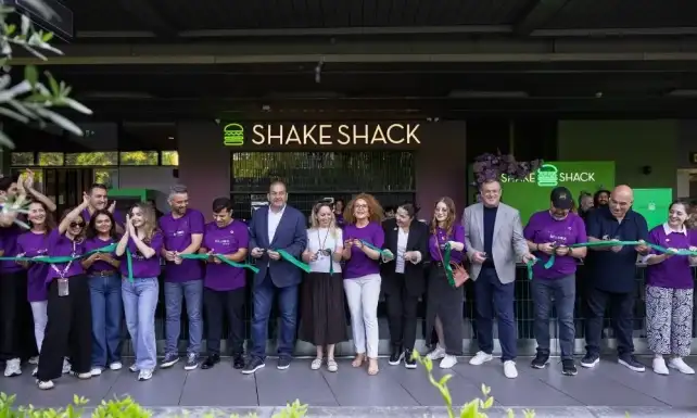 Shake Shack Zorlu AVMde Acildi
