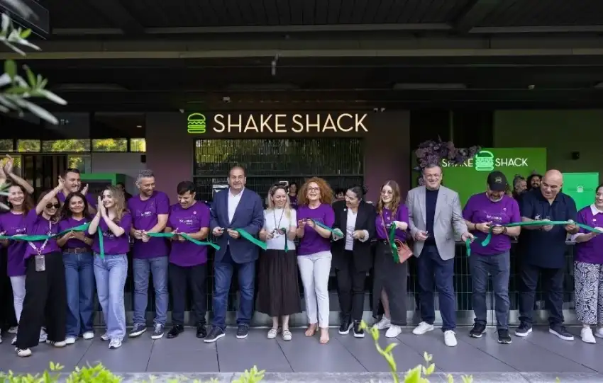 Shake Shack Zorlu AVMde Acildi
