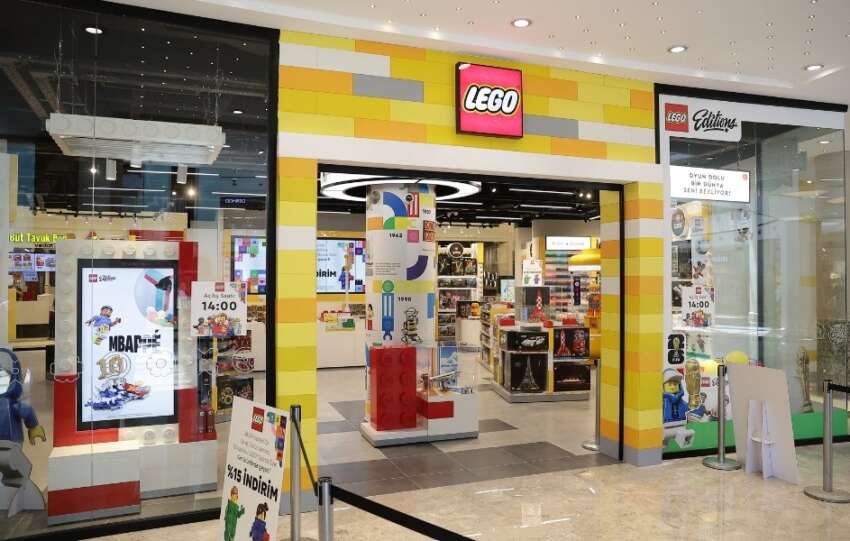 The LEGO Group ve Peeraj Group Istanbulda yeni magazasini acti