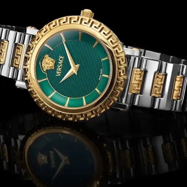 Işık ve Hareket Arasında Zamansız Bir Denge: Versace Greca Sphere Nova