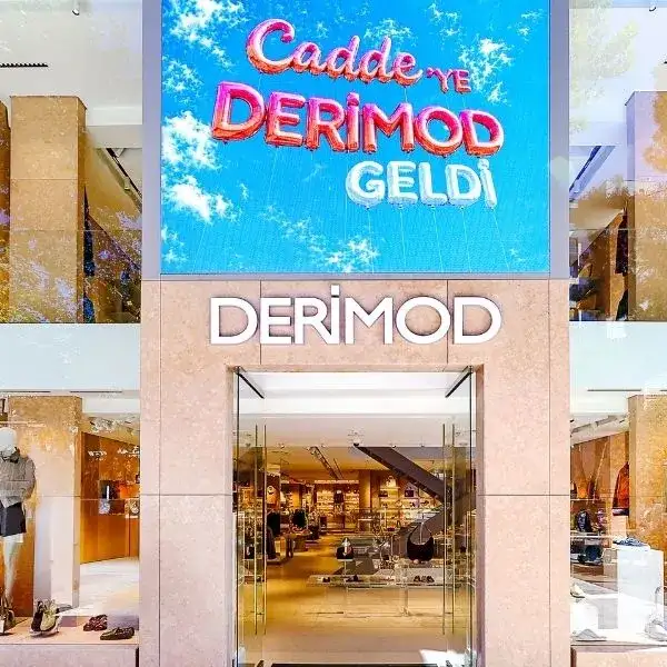 Derimod, 10 yıl sonra dev flagship mağazasiyla Bağdat Caddesi’ne geri döndü