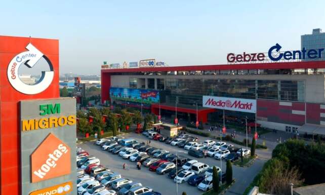 Gebze Center AVMde Universite Adaylarina Ucretsiz Tercih Danismanligi Destegi