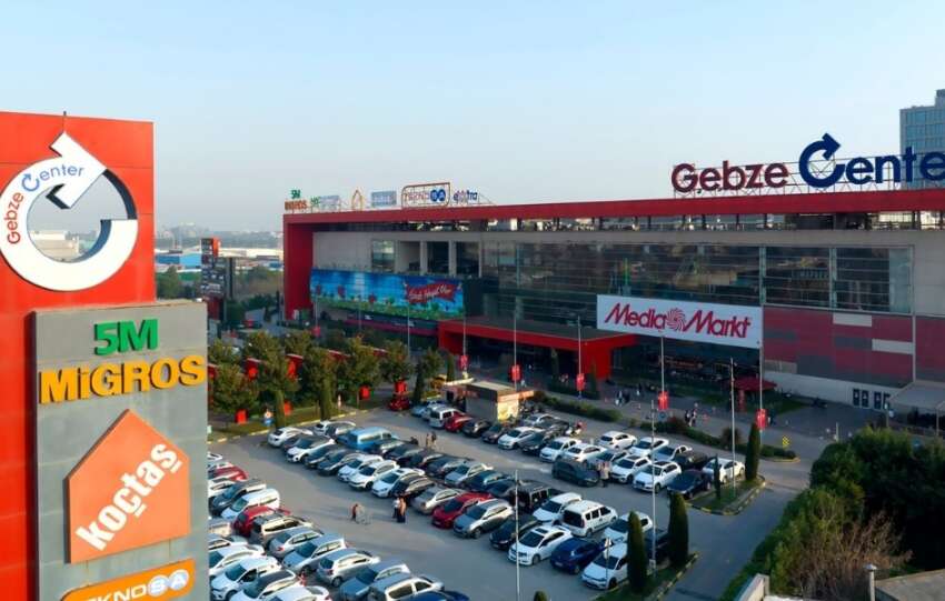 Gebze Center AVMde Universite Adaylarina Ucretsiz Tercih Danismanligi Destegi