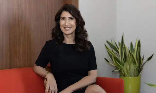 Genc Komsularina Kapilarini Acan bonVenodan Ilk Is Cagrisi