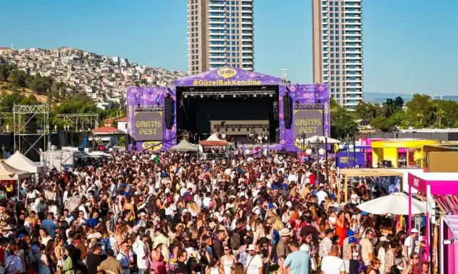 Guzel bak kendine soylemiyle izmirde 8 bin kisiyi agirlayan Gratis Fest buyuk coskuyla gerceklesti