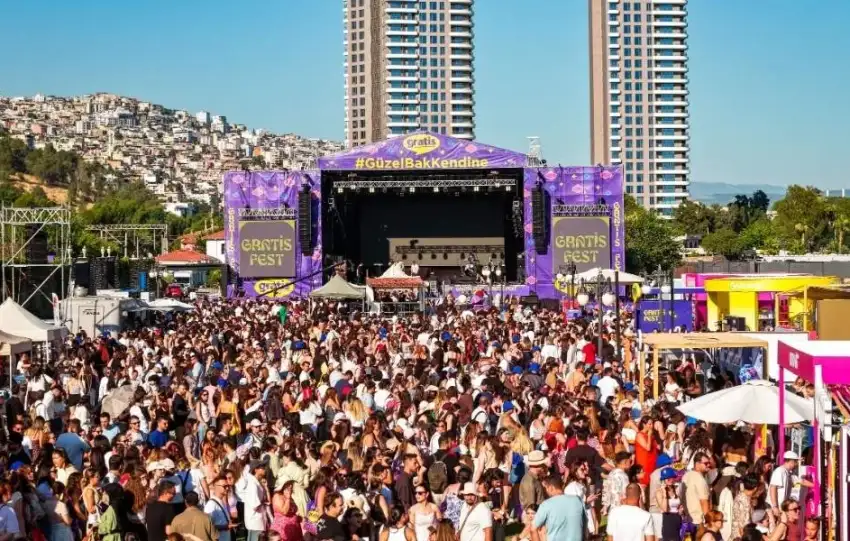 Guzel bak kendine soylemiyle izmirde 8 bin kisiyi agirlayan Gratis Fest buyuk coskuyla gerceklesti