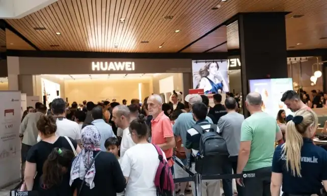 HUAWEI Turkiyedeki Yeni Deneyim Magazasinin Kapilarini Acti