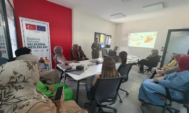 Teknosa Kadin Icin Teknoloji Projesi yilin ilk yarisinda 2 binin uzerinde katilimciya ulasti