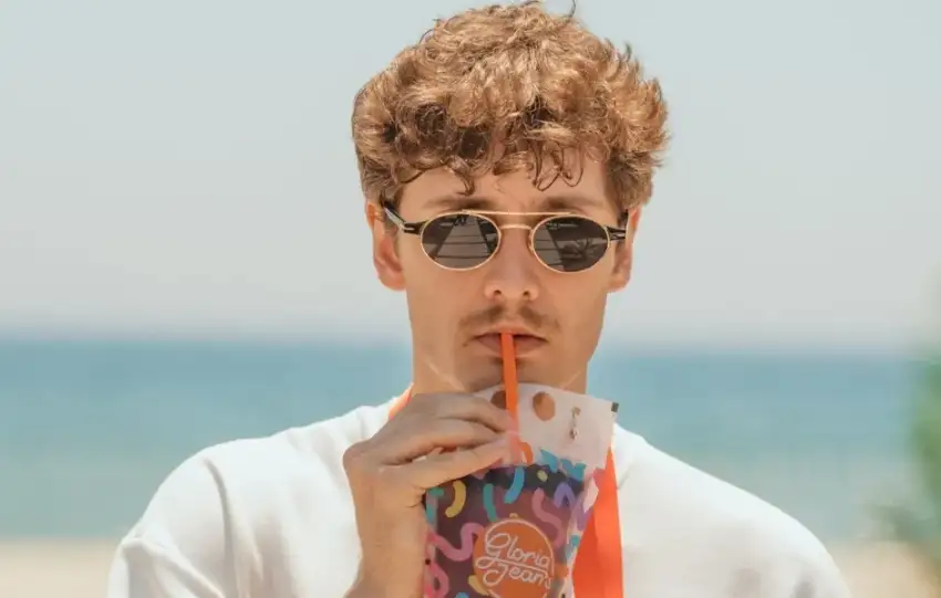 Yazin yeni trend icecek aksesuari Gloria Jeans Coffeesten
