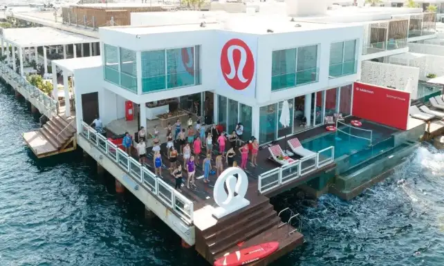 lululemon Bodrum Yalikavak Marina magazasinin acilisini yaz enerjisiyle kutladi