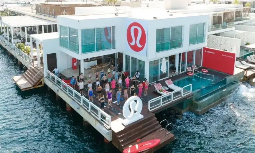 lululemon Bodrum Yalikavak Marina magazasinin acilisini yaz enerjisiyle kutladi
