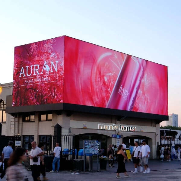 Auran Outdoor Kampanyasıyla Şehir Hayatına Dokunuyor