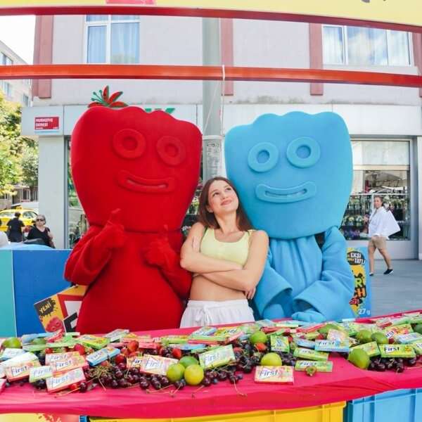 ‘’First & Sour Patch Kids’ten Bir Sürpriz Daha: Pazarcı Maskotlar!’’