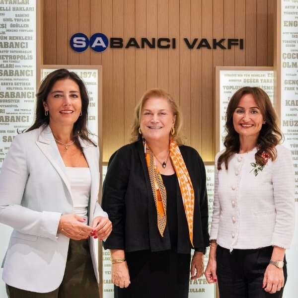Sevda Özsönmez 13 Sabancı Vakfı’nda Bayrak Değişimi