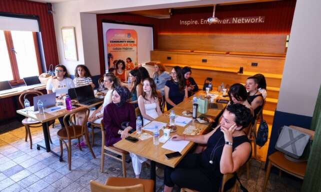 Starbucks Kadin Girisimine Alan Aciyor