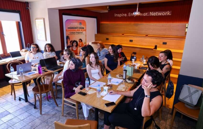 Starbucks Kadin Girisimine Alan Aciyor