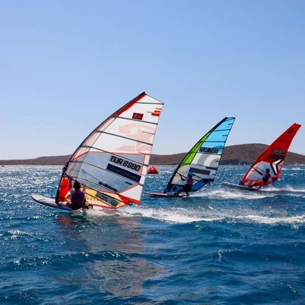 Türkiye’nin Windsurf Şampiyonları Alaçatı’da Belirleniyor