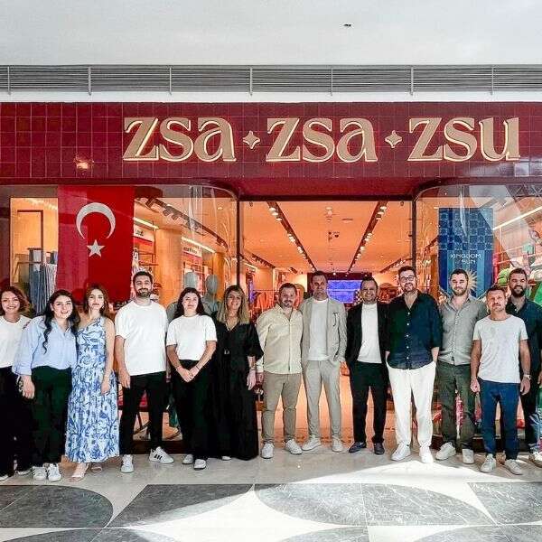Zsa Zsa Zsu Güneşli Renkleriyle İstanbul’u Parlatmaya Devam Ediyor