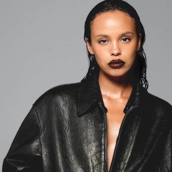 YSL Beauty, BLACK OPIUM’UN Yeni Global Marka Elçisi Alisha Boe’yi duyuruyor