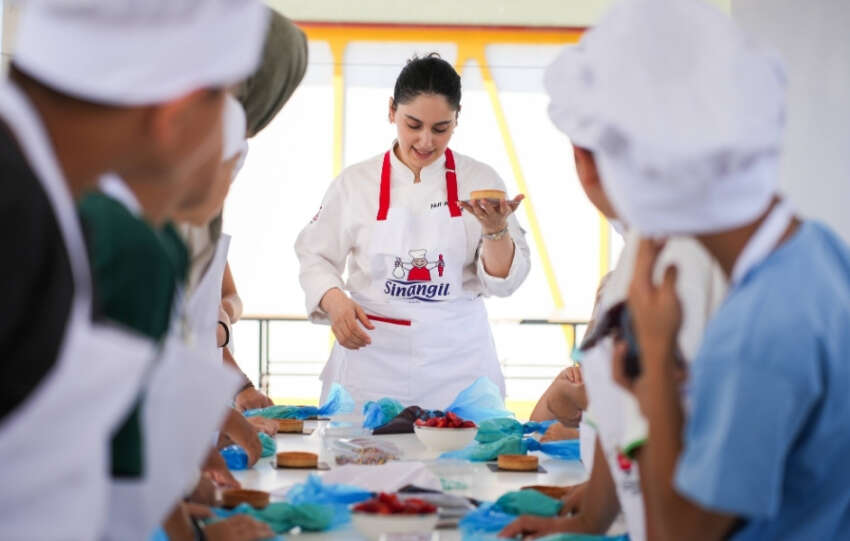 Sinangil ve Kalben Dernegi Cocuklari Pastacilik Atolyesinde Bulusturdu