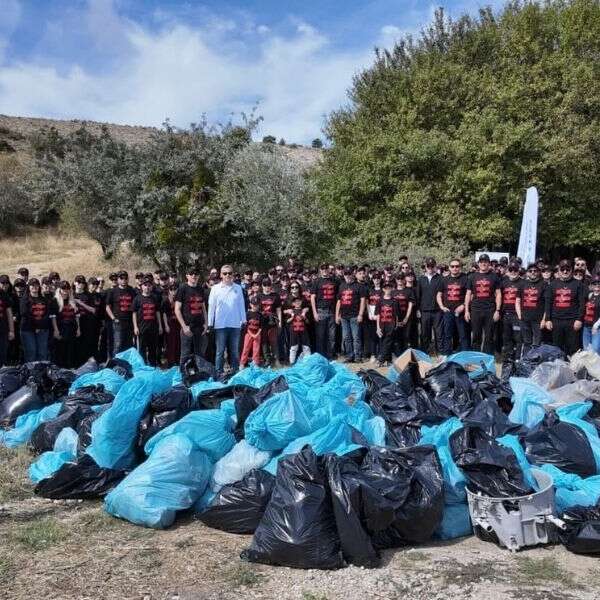 Tepe Kurumsal’ın “Kırmızı Eldiven”leri,  Ankara’da 950 Kilogram Atığı Doğadan Topladı