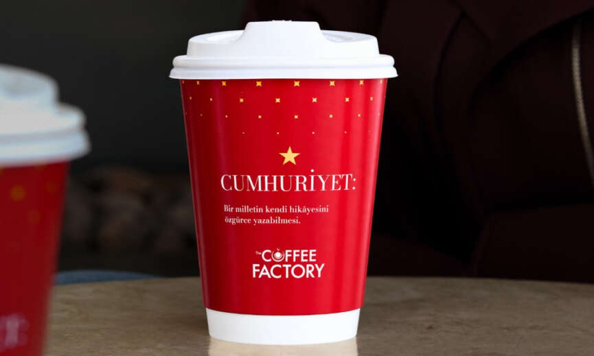 Coffee Factoryden 29 Ekime Ozel Cumhuriyet bardaklari
