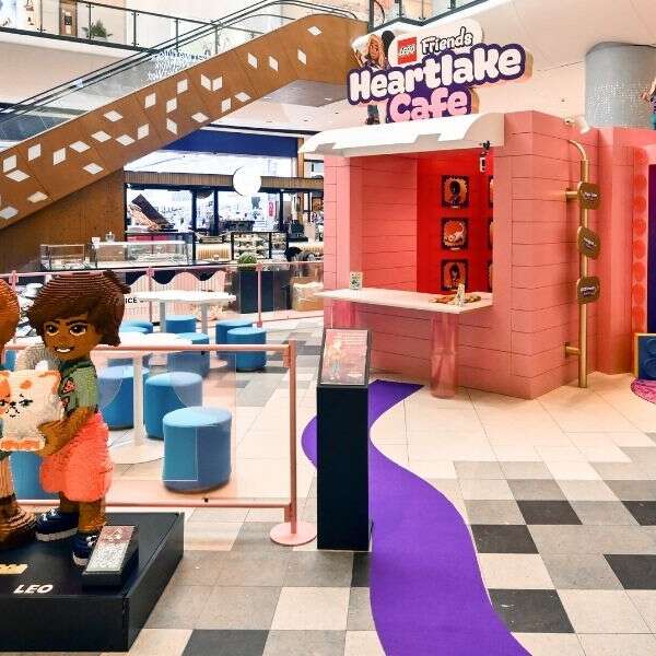 LEGO® Friends’ten Çifte Heyecan: Heartlake Café İstanbul’da, Heartlake Müzikali Ekranlarda!