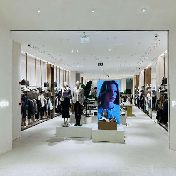 Pierre Cardin’in 75 yıllık mirasina yeni bir konsept